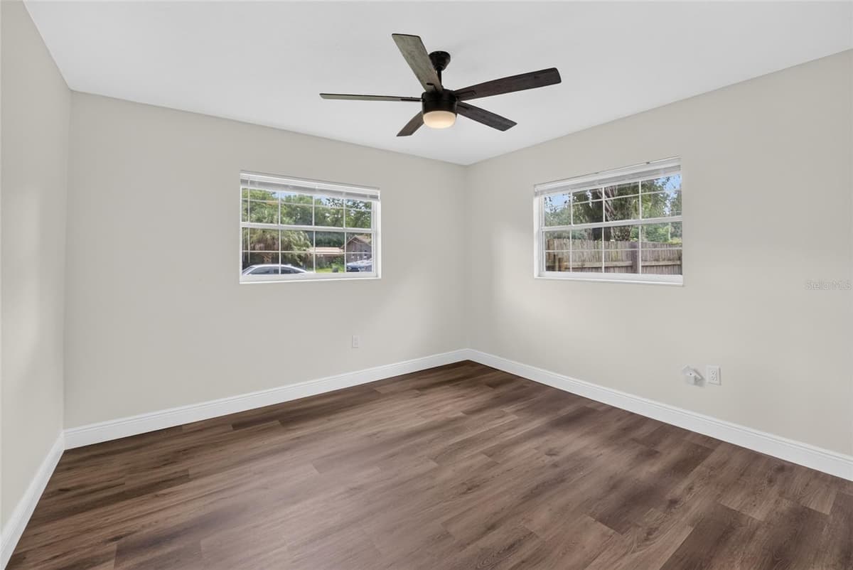 729 26TH STREET — photo 10 of 21