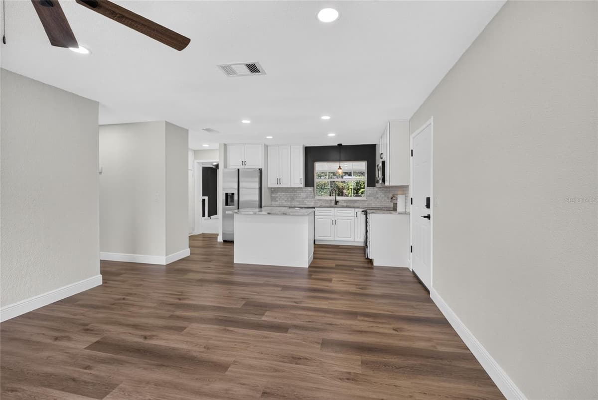 729 26TH STREET — photo 5 of 21