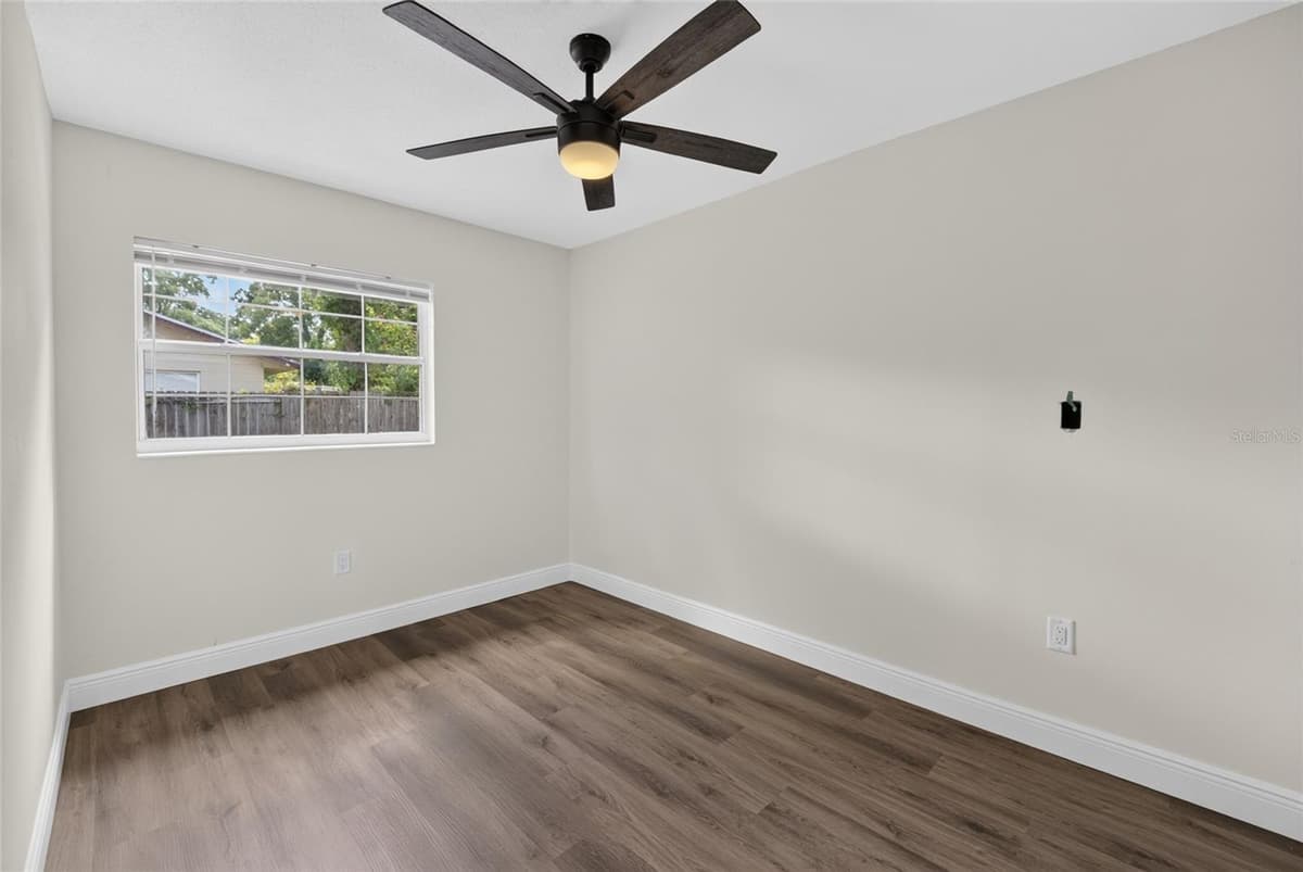 729 26TH STREET — photo 14 of 21