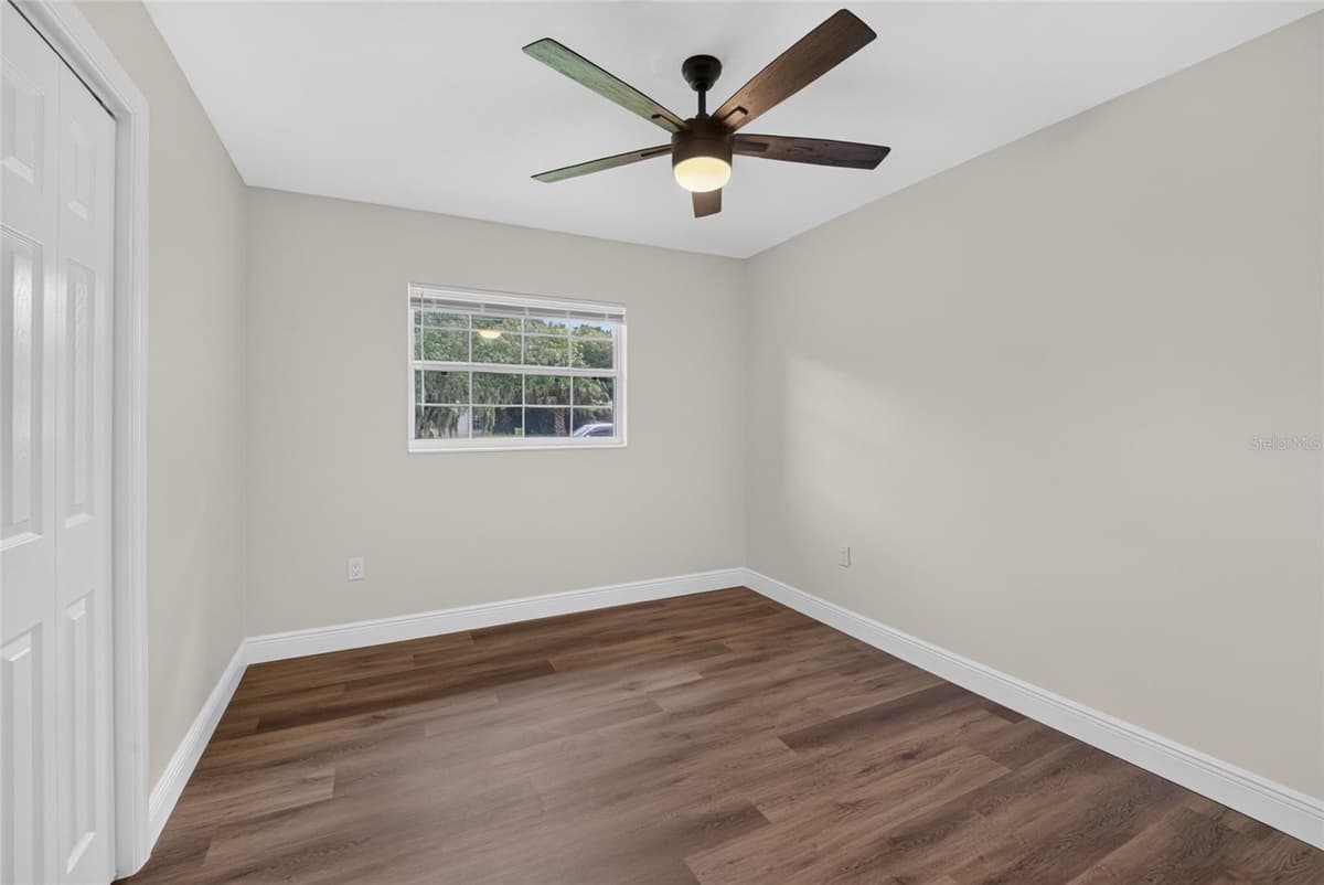729 26TH STREET — photo 16 of 21