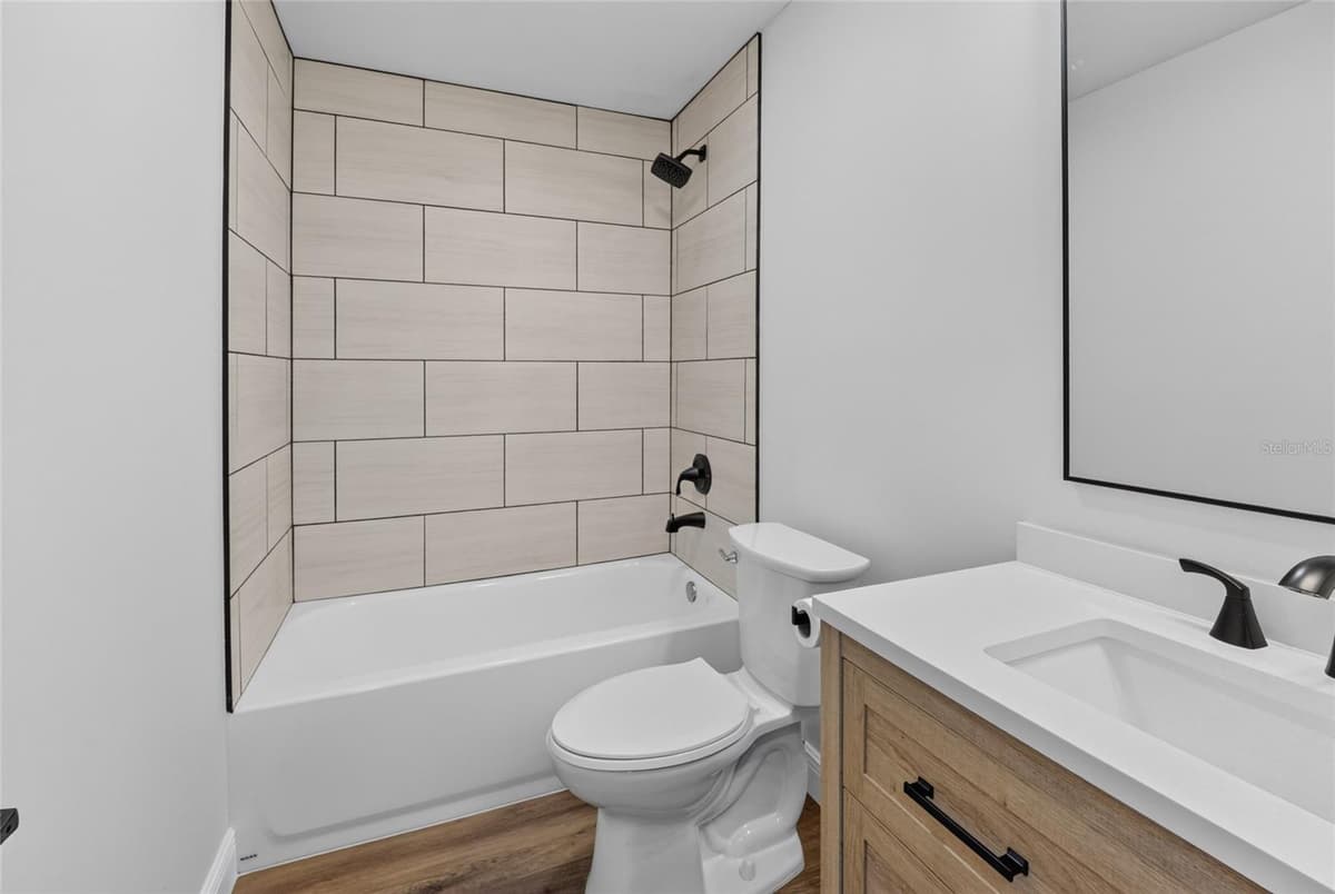 729 26TH STREET — photo 17 of 21