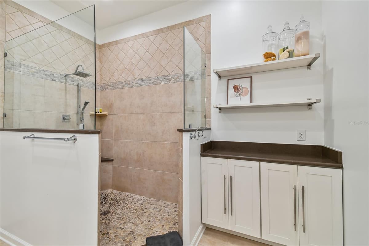 701 PACKWOOD AVENUE — photo 30 of 70