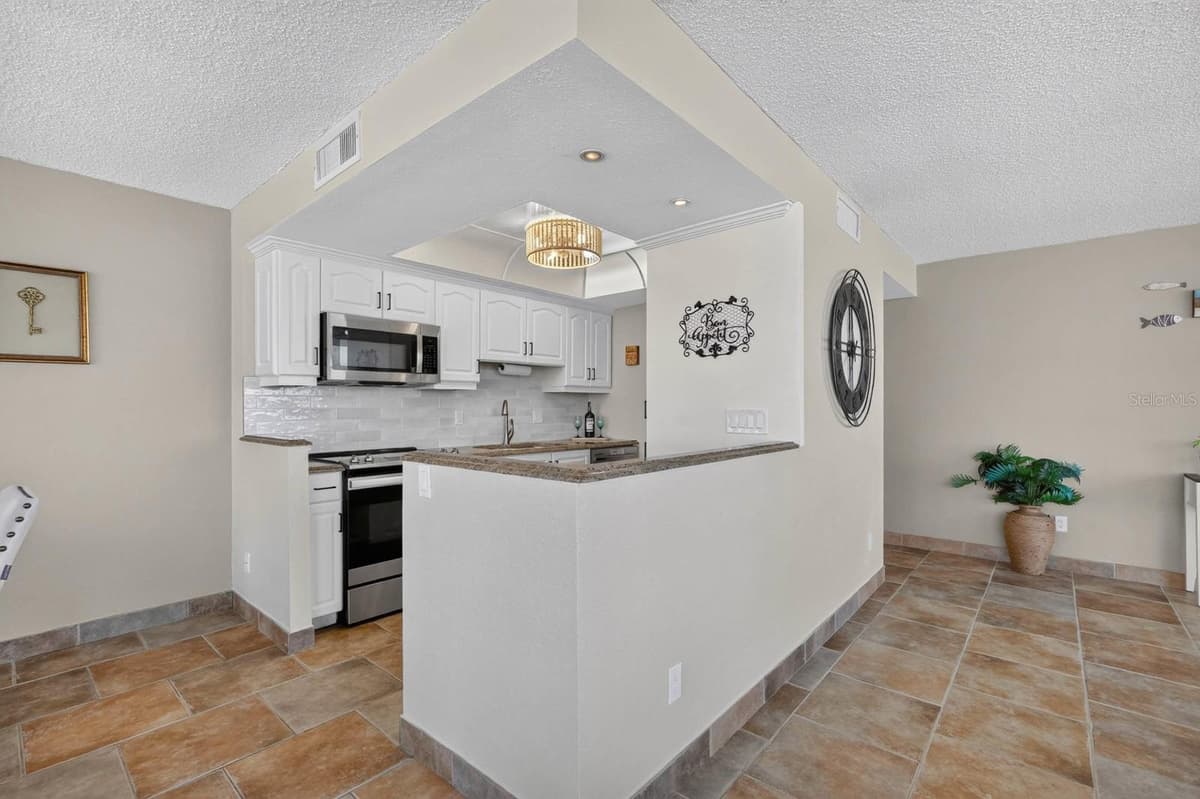 2828 ATLANTIC AVENUE — photo 20 of 62