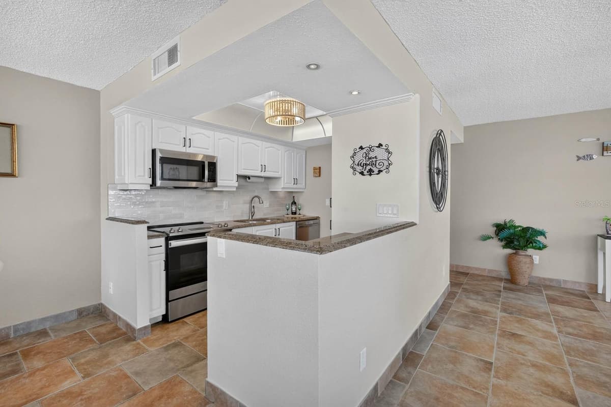 2828 ATLANTIC AVENUE — photo 23 of 62