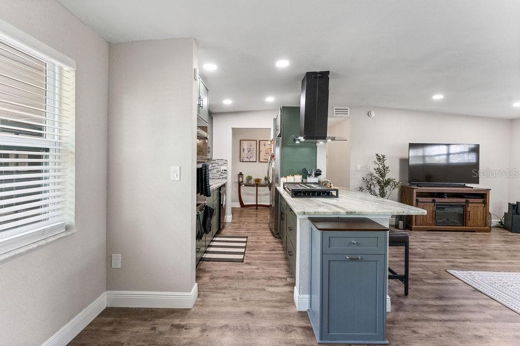 9009 1ST STREET — photo 14 of 39