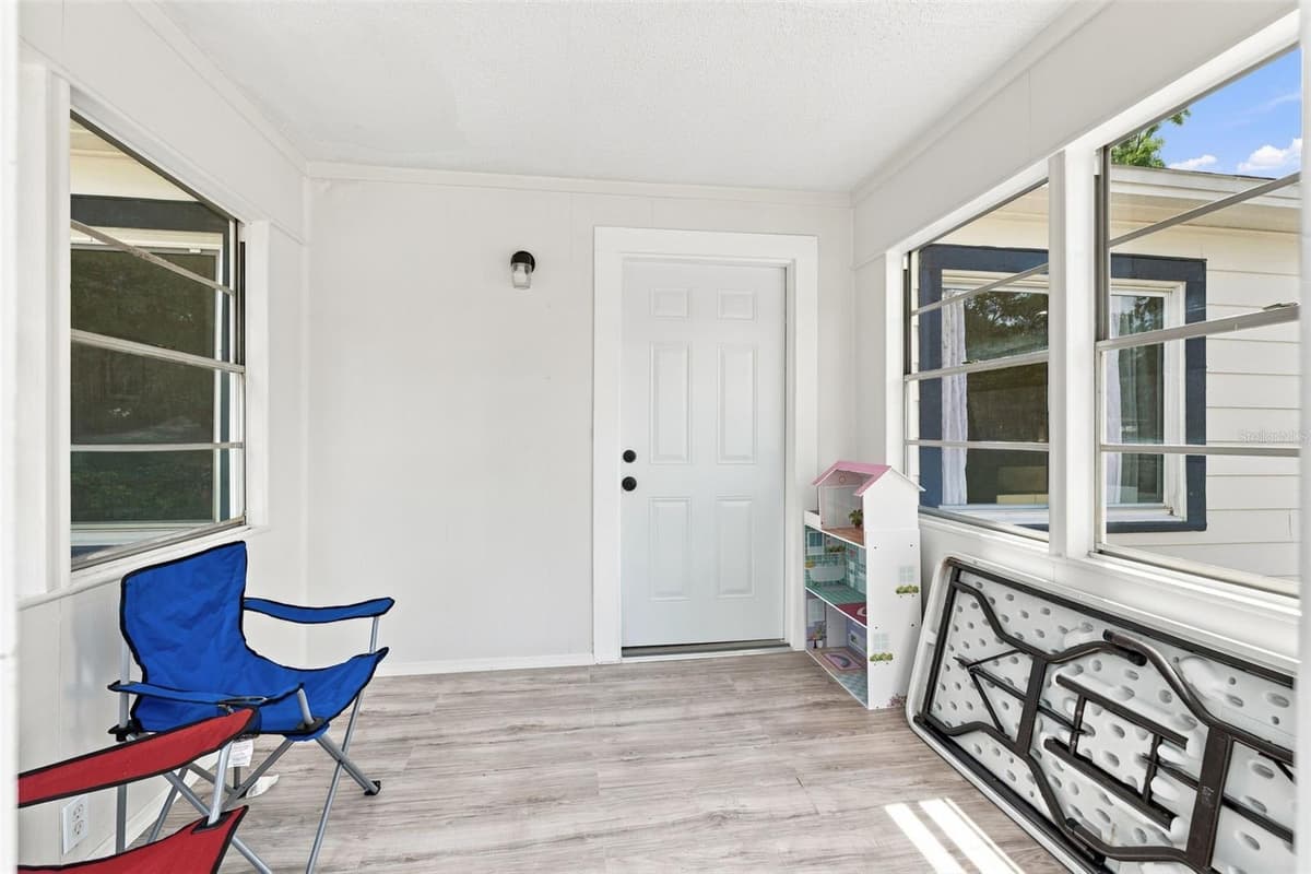 807 ORCHID AVENUE — photo 4 of 27
