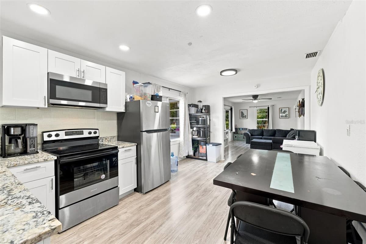 807 ORCHID AVENUE — photo 10 of 27