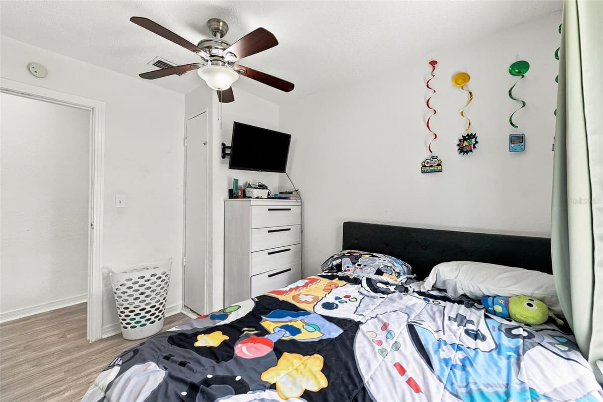 807 ORCHID AVENUE — photo 16 of 27
