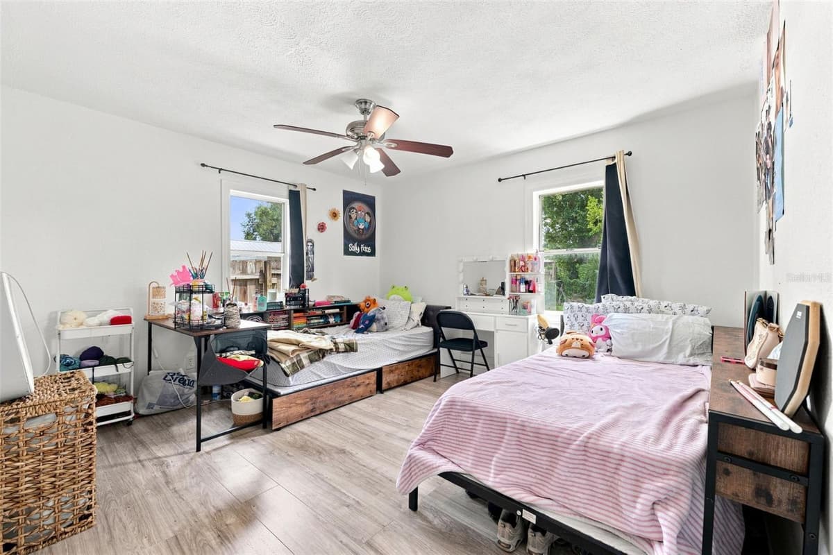807 ORCHID AVENUE — photo 17 of 27