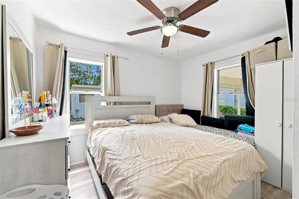 807 ORCHID AVENUE — photo 13 of 27