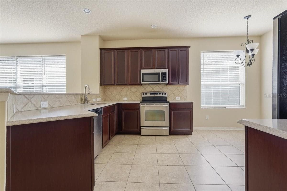 1268 SALISBURY DR — photo 7 of 55