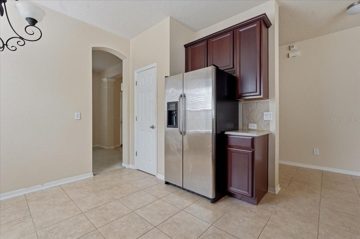 1268 SALISBURY DR — photo 10 of 55