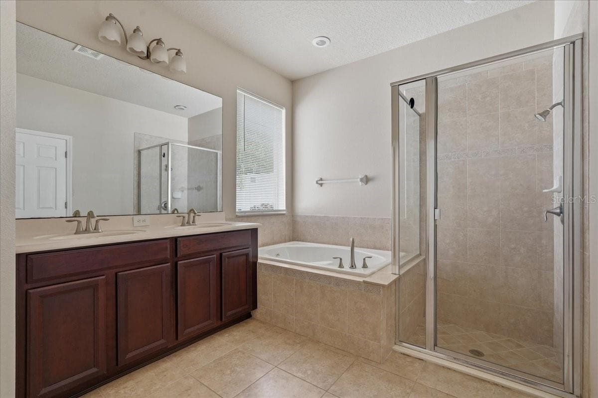 1268 SALISBURY DR — photo 20 of 55