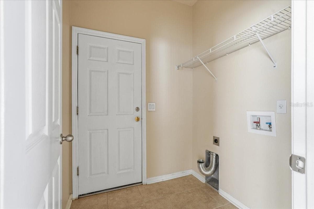 1268 SALISBURY DR — photo 30 of 55
