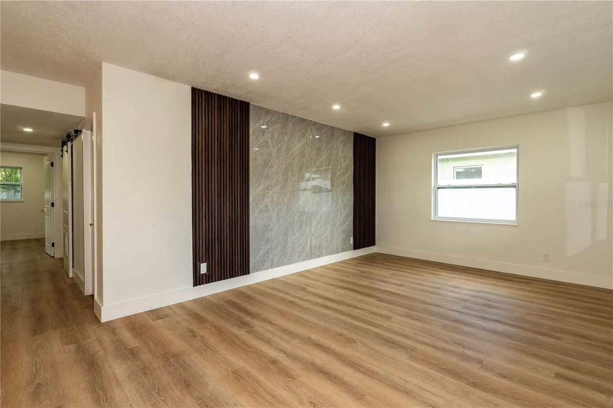 9805 54TH STREET — photo 7 of 38