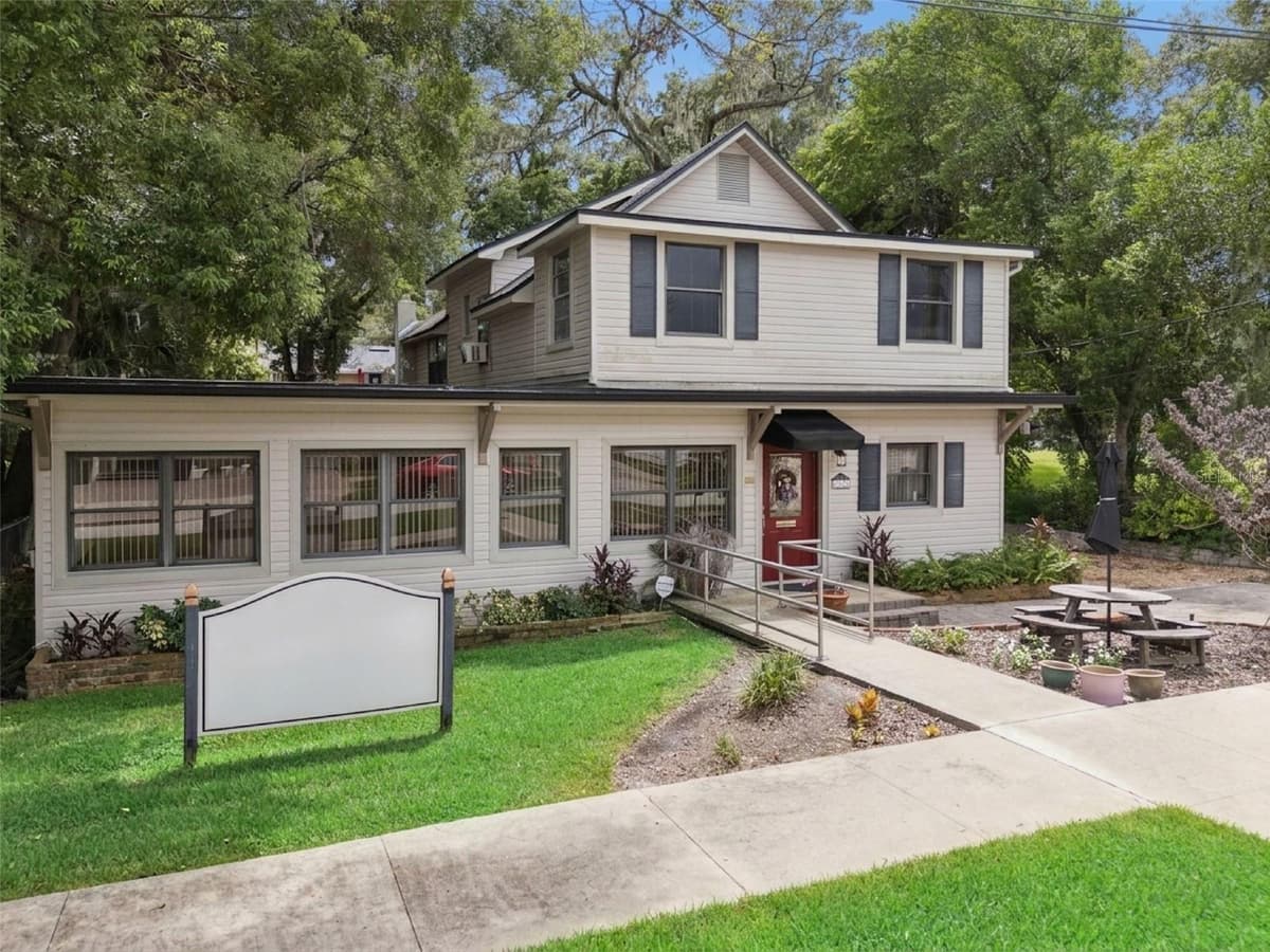 112 PASADENA PLACE — photo 3 of 51