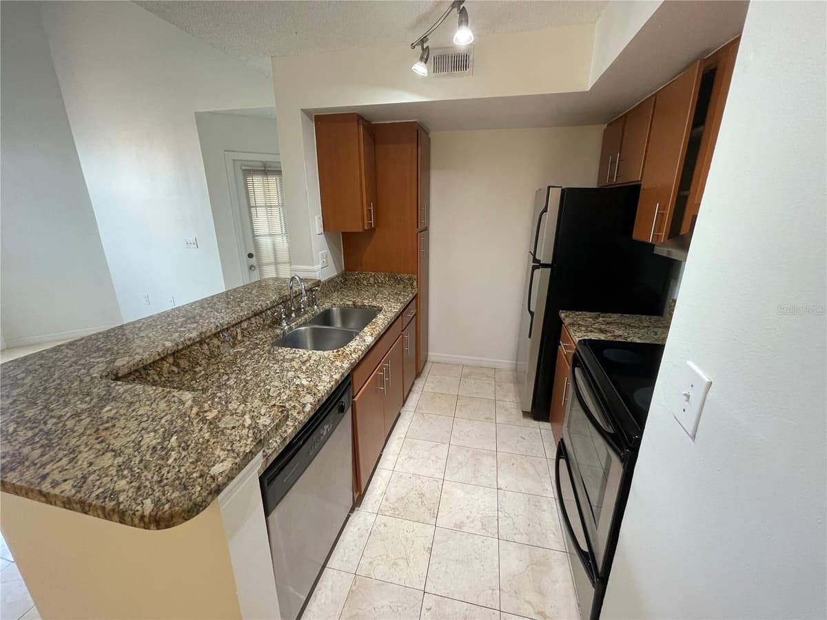409 FOUNTAINHEAD CIRCLE — photo 4 of 20