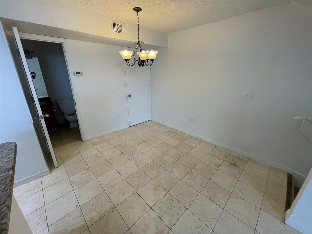 409 FOUNTAINHEAD CIRCLE — photo 5 of 20