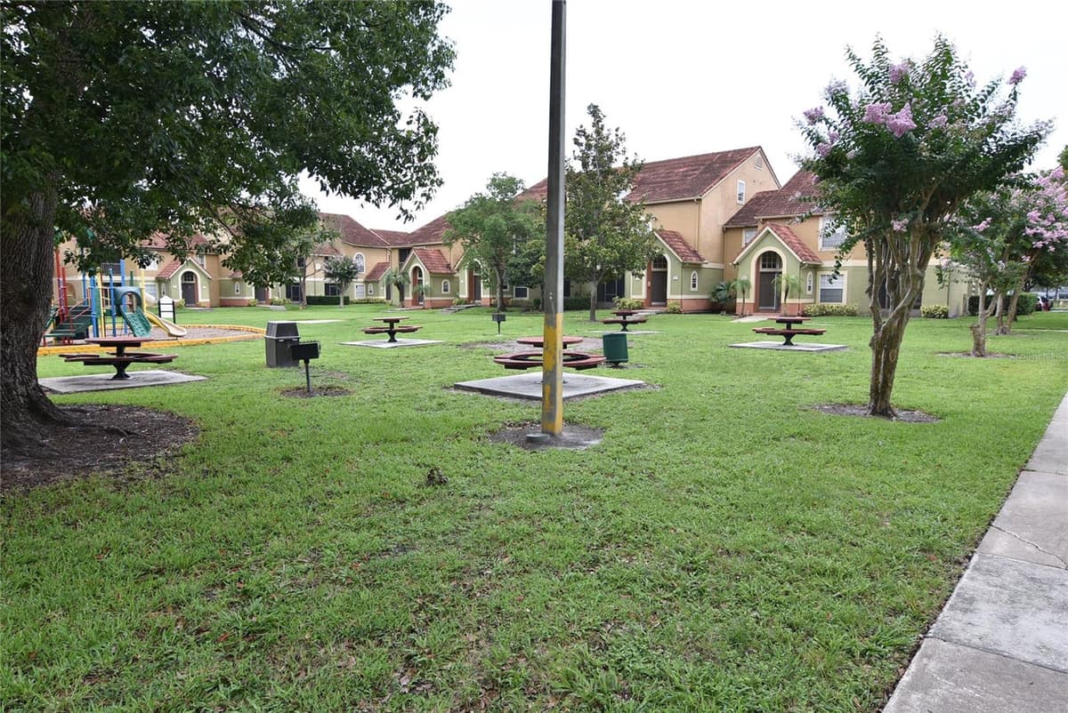 409 FOUNTAINHEAD CIRCLE — photo 17 of 20