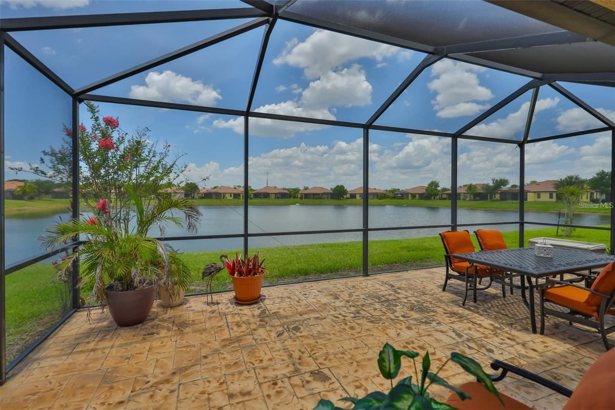 5532 SUNSET FALLS DRIVE — photo 12 of 37