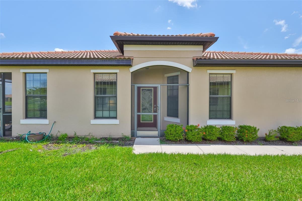 5532 SUNSET FALLS DRIVE — photo 14 of 37