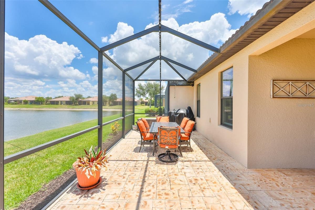 5532 SUNSET FALLS DRIVE — photo 17 of 37