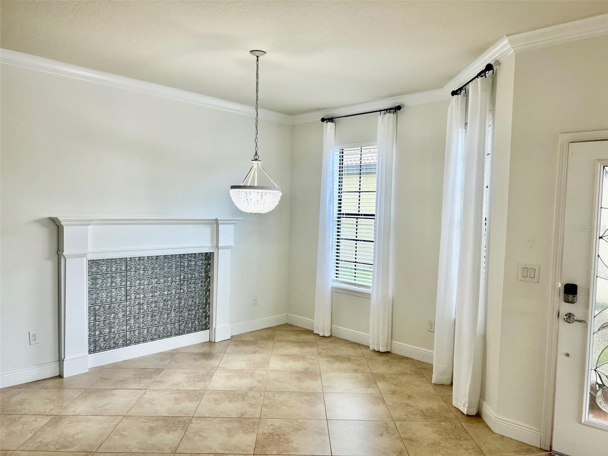 5532 SUNSET FALLS DRIVE — photo 6 of 37