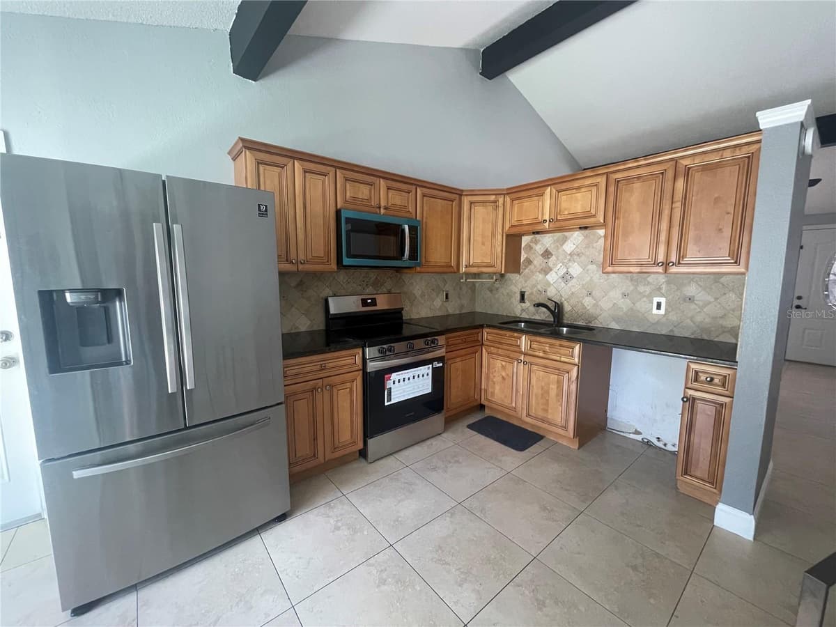 8524 CATALINA DRIVE — photo 7 of 21