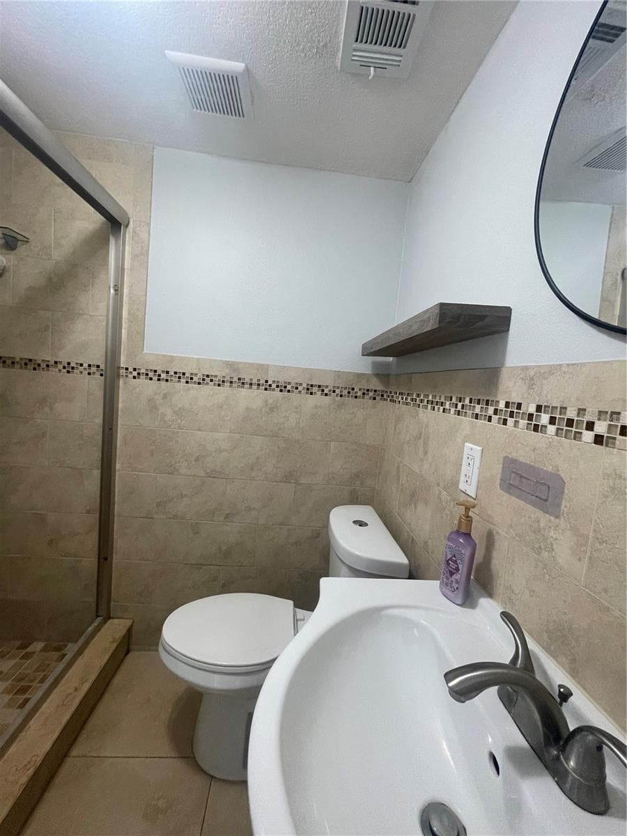 8524 CATALINA DRIVE — photo 9 of 21