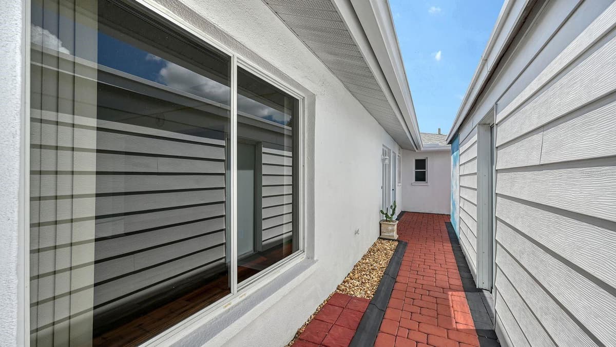6906 CURTISS AVENUE — photo 5 of 58
