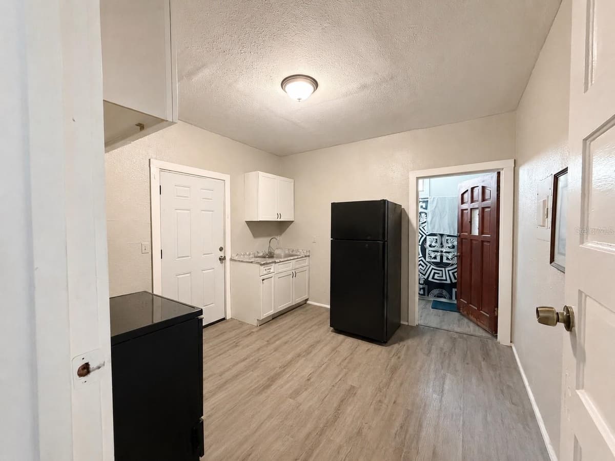 625 AVENUE B — photo 8 of 19