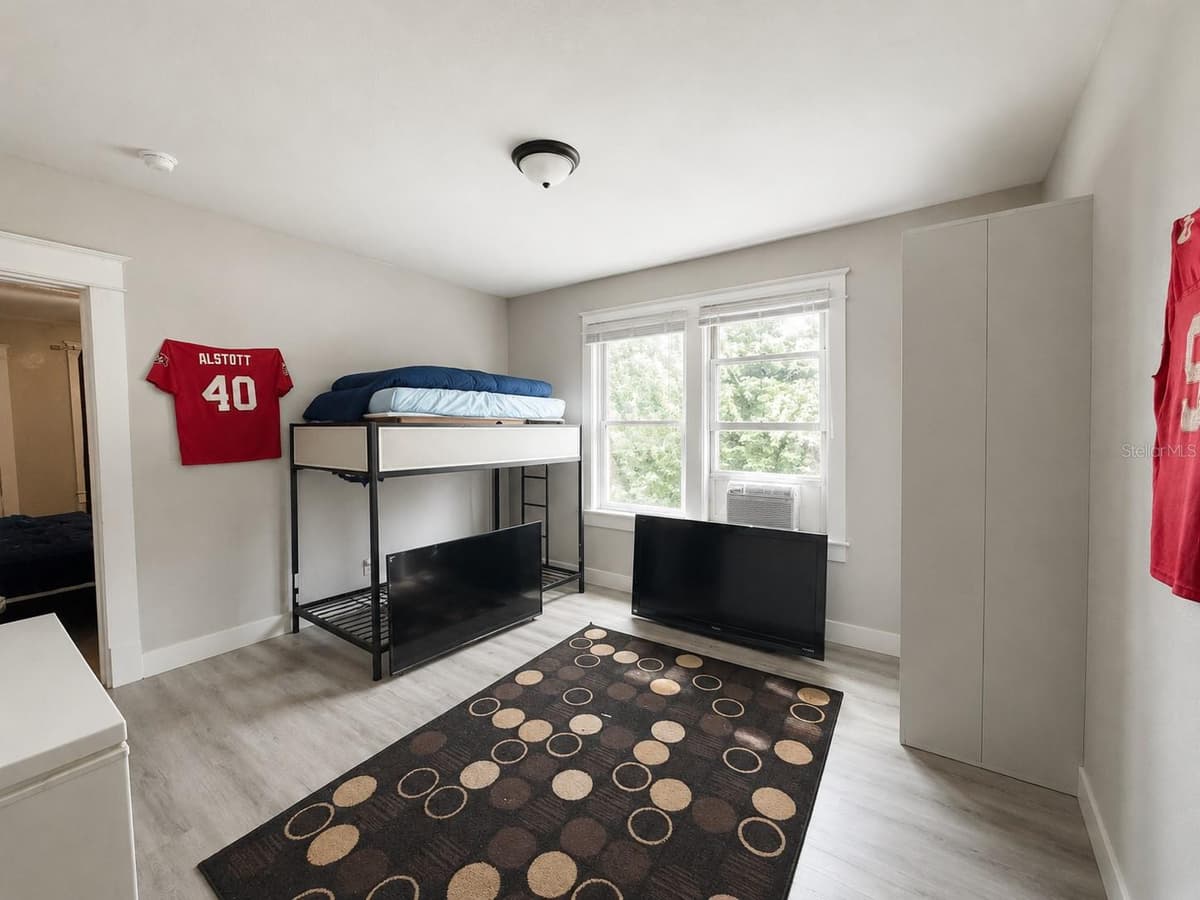 625 AVENUE B — photo 10 of 19