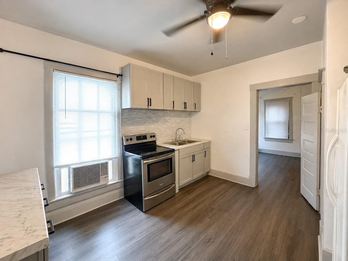 625 AVENUE B — photo 17 of 19