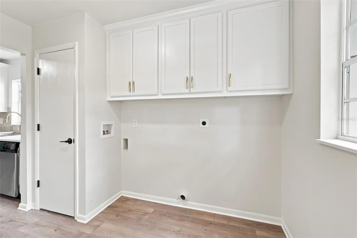 6 MARILYN AVENUE — photo 20 of 64