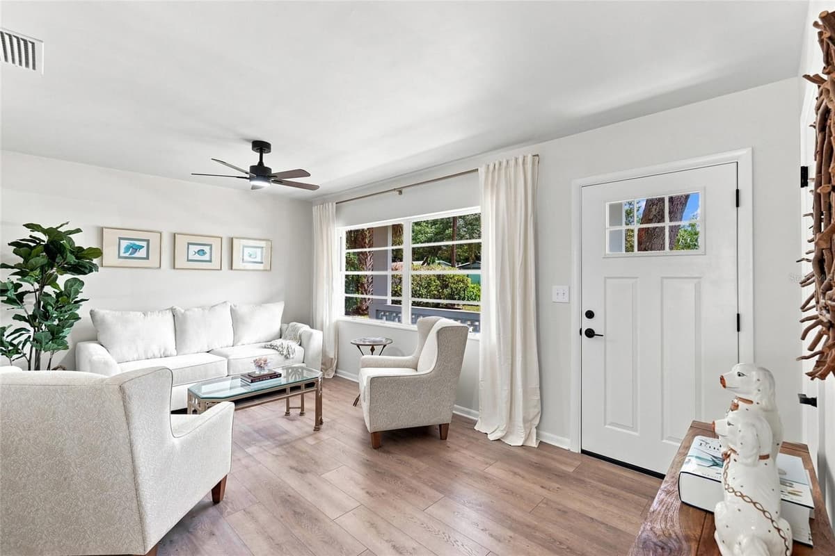 6 MARILYN AVENUE — photo 4 of 64