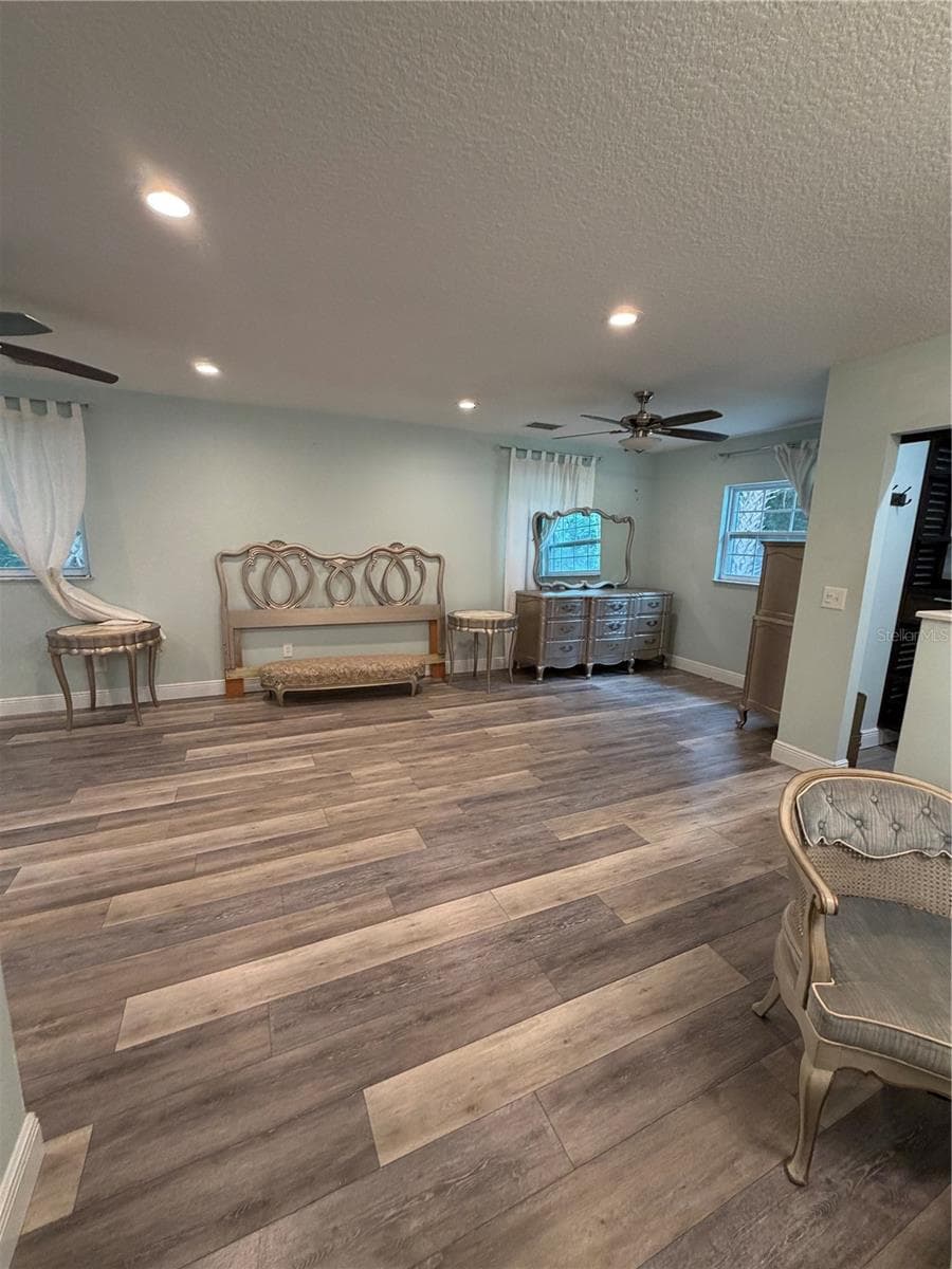 833 COLLINS AVENUE — photo 9 of 28