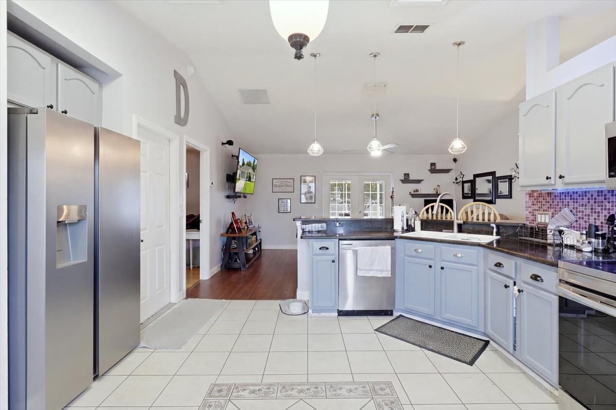 13525 43RD CIRCLE — photo 10 of 44