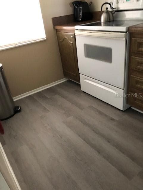 333 LAKE HOWARD DRIVE — photo 2 of 9