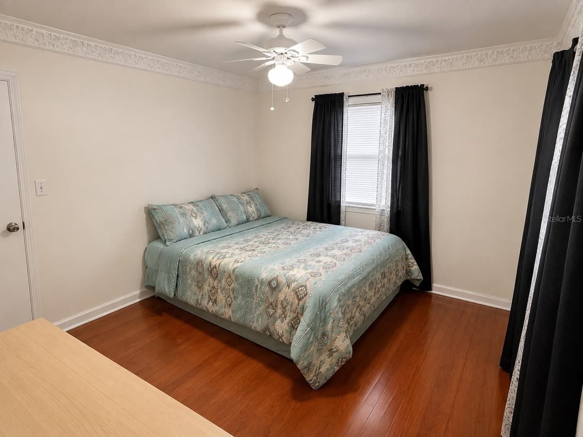 5609 PERRINE DRIVE — photo 5 of 9