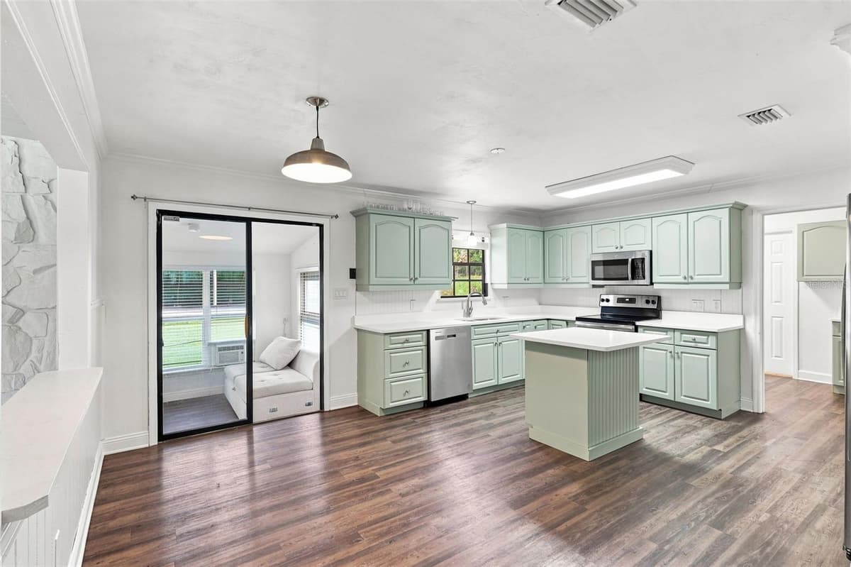 1095 RIDGEWOOD AVENUE — photo 13 of 31