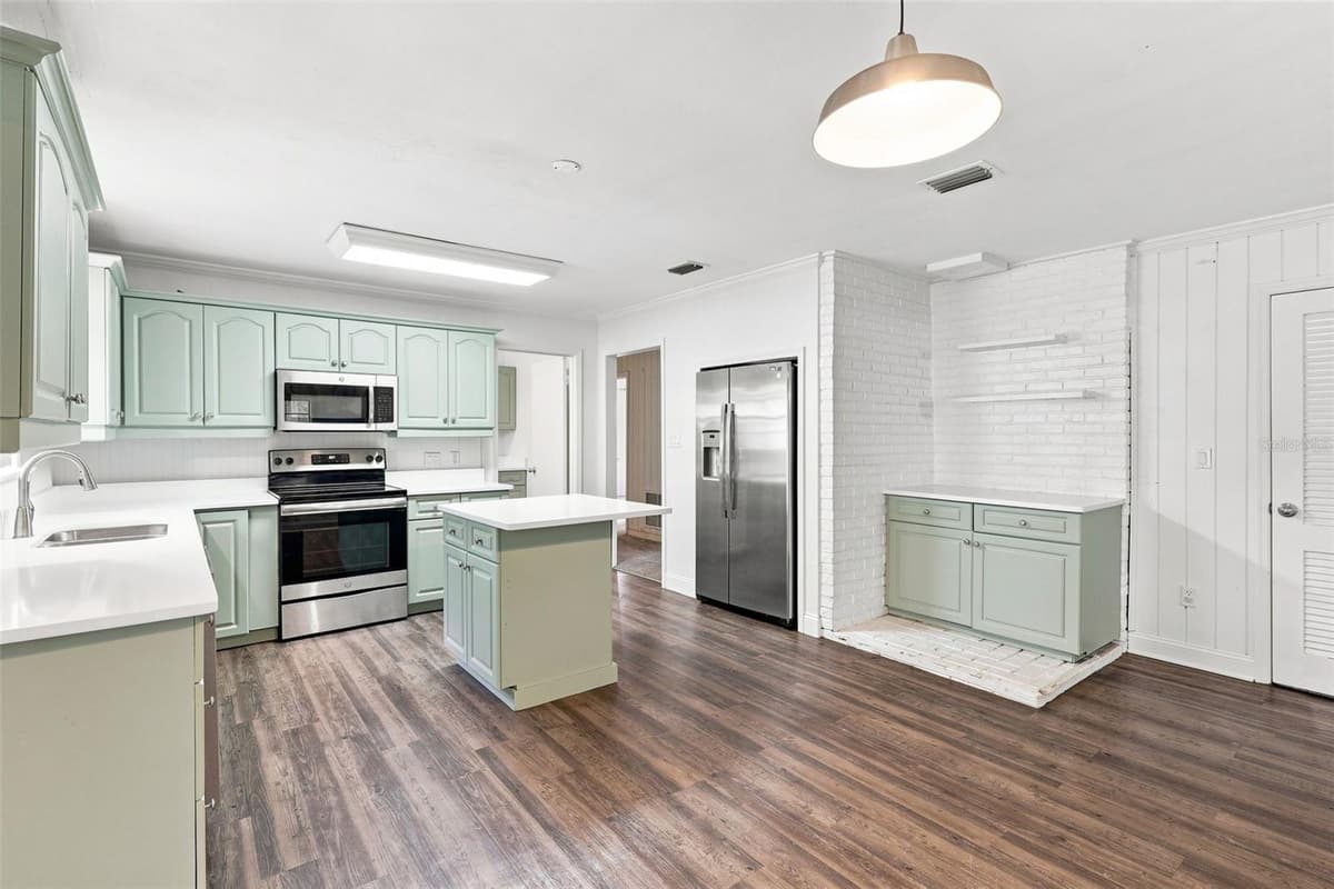 1095 RIDGEWOOD AVENUE — photo 16 of 31