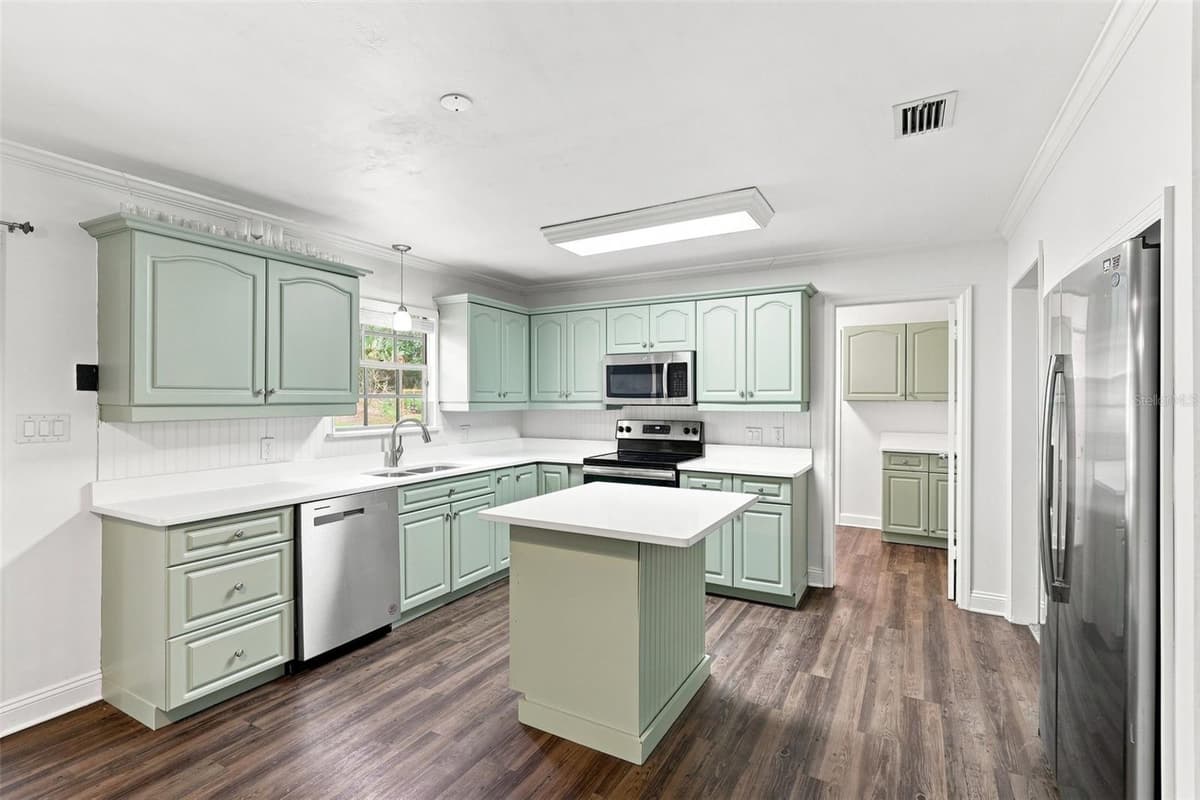 1095 RIDGEWOOD AVENUE — photo 14 of 31