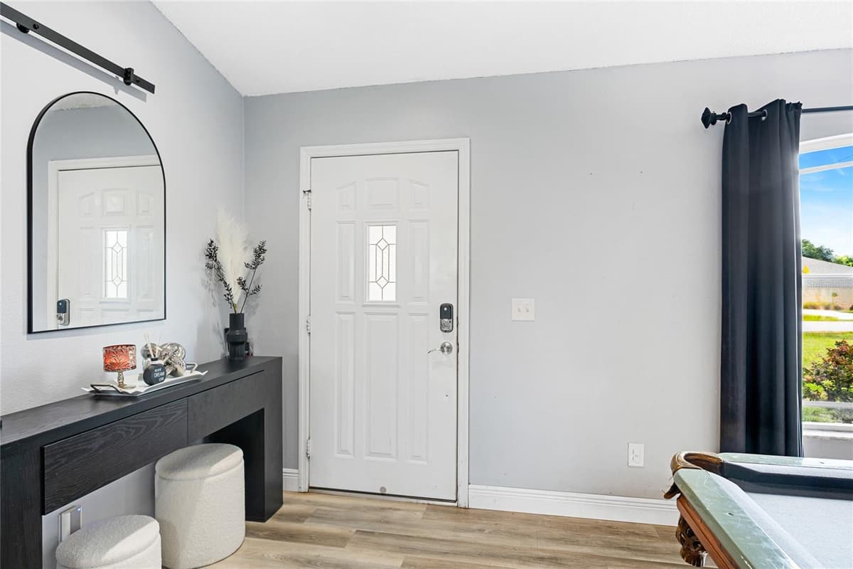 2086 PARKTON DRIVE — photo 7 of 33