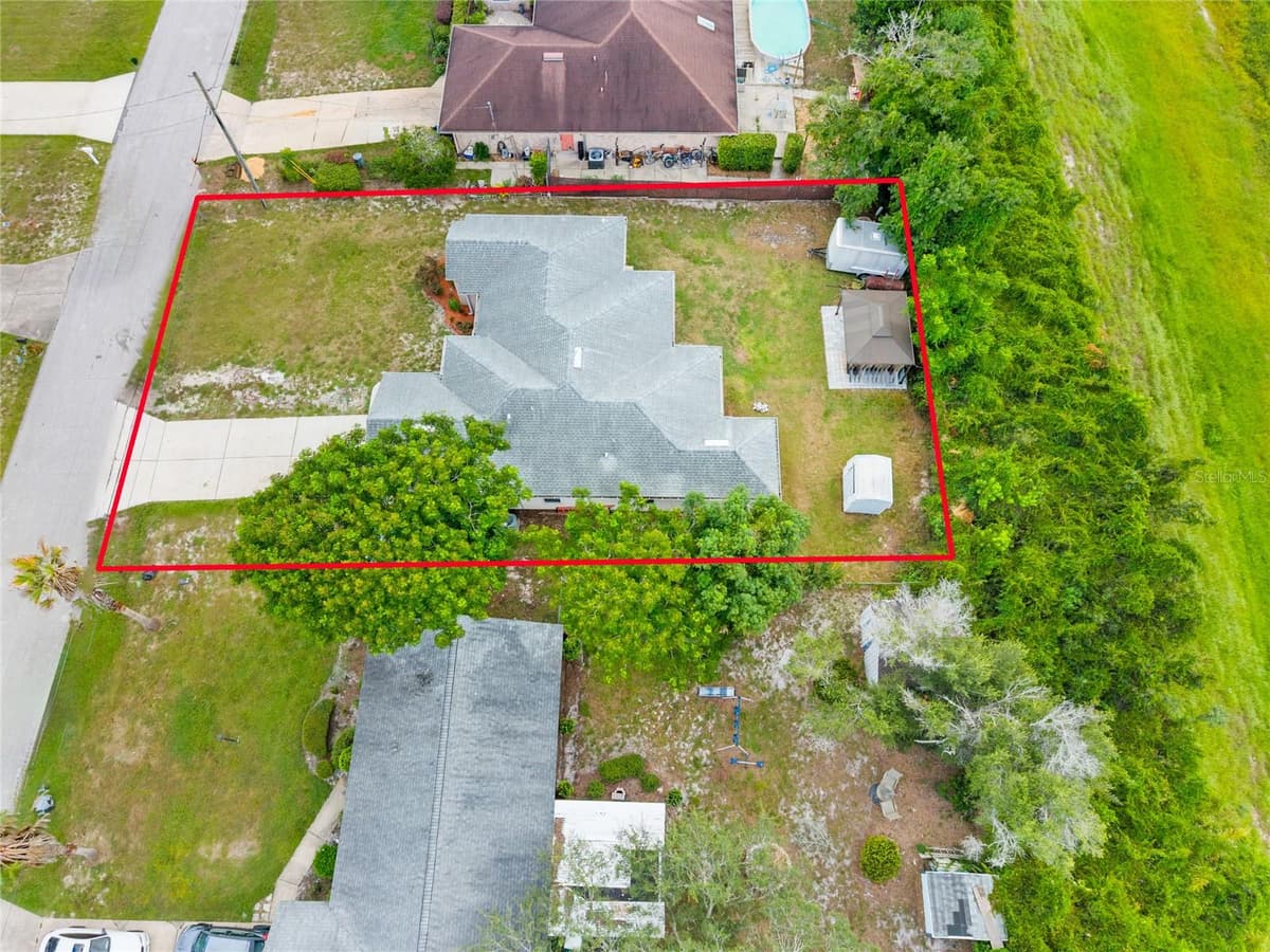 2086 PARKTON DRIVE — photo 32 of 33