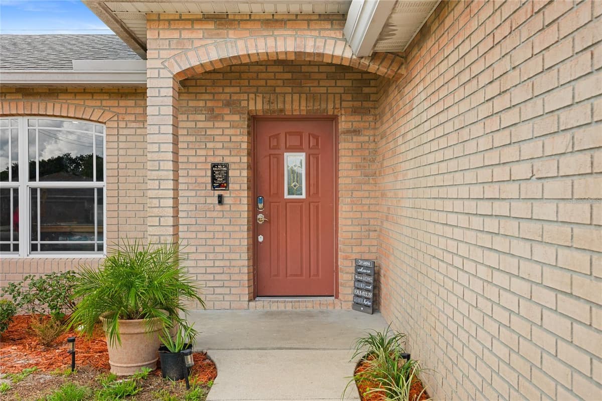 2086 PARKTON DRIVE — photo 4 of 33