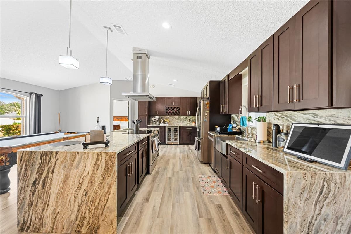 2086 PARKTON DRIVE — photo 13 of 33