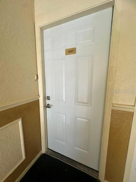4007 VERSAILLES DRIVE — photo 2 of 25