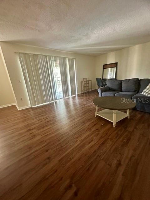 4007 VERSAILLES DRIVE — photo 6 of 25