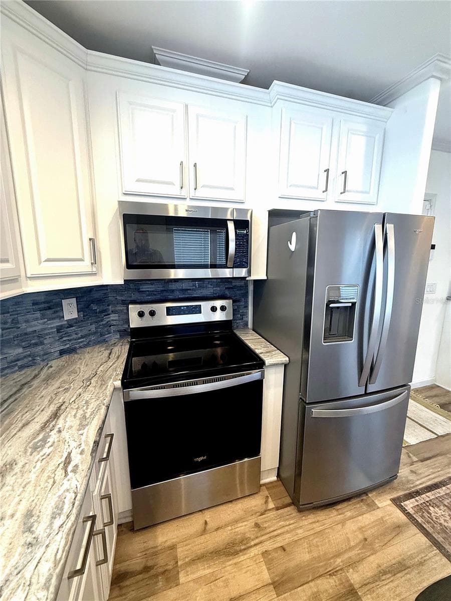 7060 FAIRVIEW VILLAGE CIRCLE — photo 8 of 44