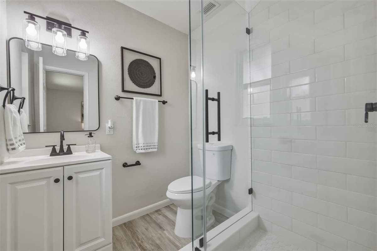 209 MONROE CIRCLE — photo 18 of 34